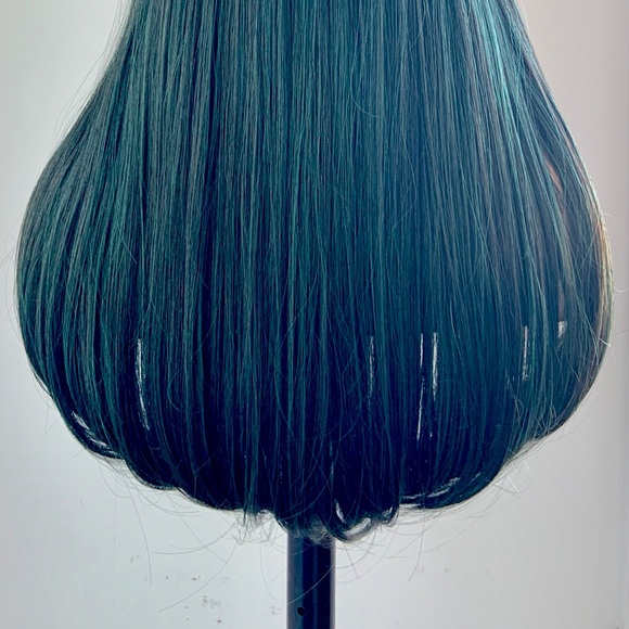 “Put On & Go” Black & Green Synthetic Wig with Bangs - Picture 7 of 7